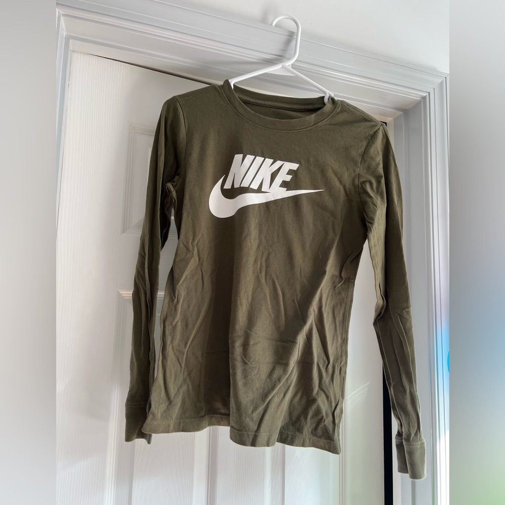 Nike long sleeve top